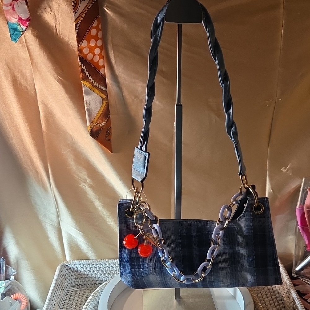 Elegant Blue Plaid Shoulder Bag with Chain Strap